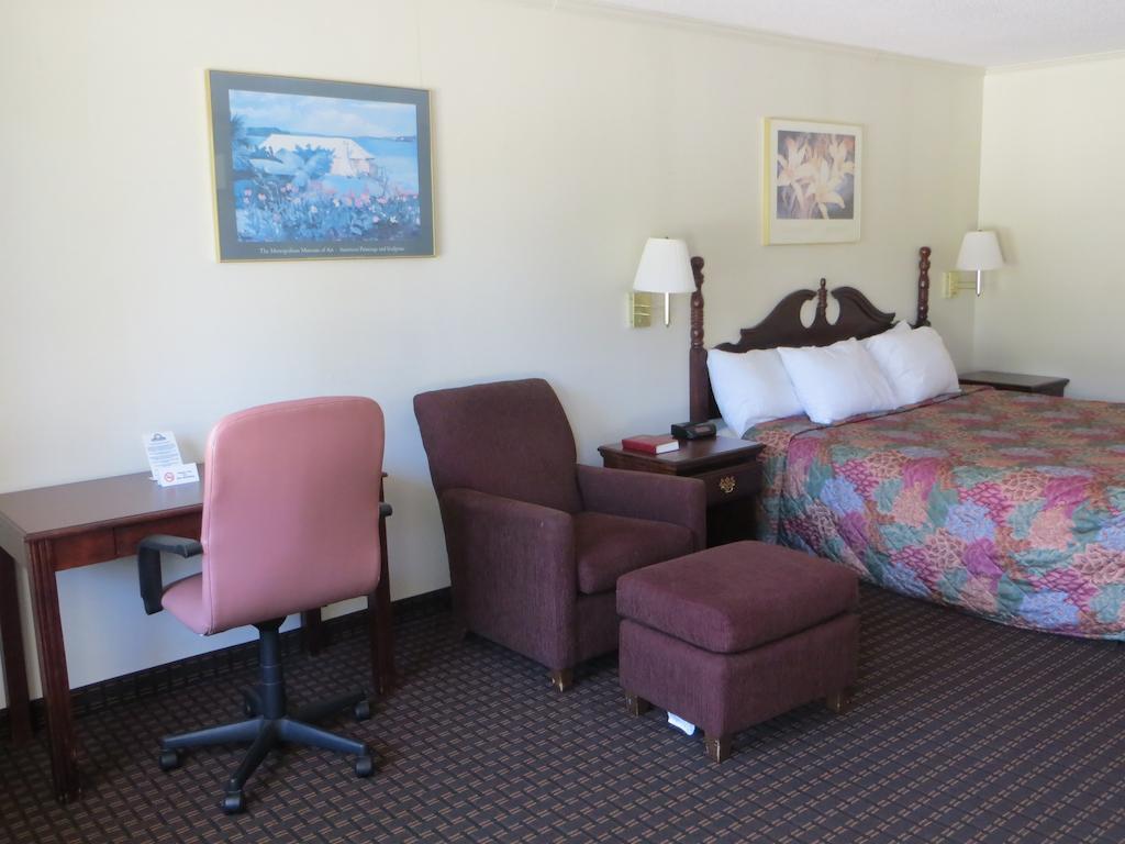 Days Inn Milledgeville Exteriör bild